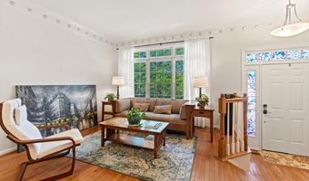 727 N VERMONT St, Arlington, VA 22203