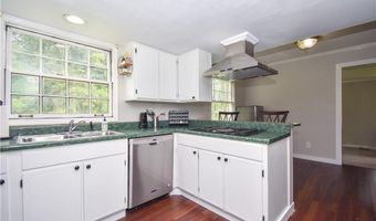 1458 CLUBVIEW Dr, Alexander City, AL 35010