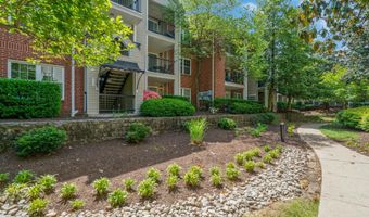 3308 WYNDHAM Cir 321, Alexandria, VA 22302
