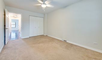 1233 N Hickory Trl, Addison, IL 60101
