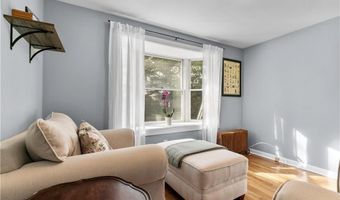 72 Kane Ave, Middletown, RI 02842