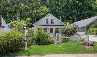 69 Overlook Dr, Warwick, RI 02818