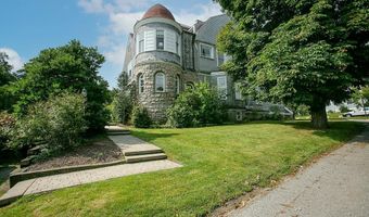 1 Seaview Ave 4, Newport, RI 02840