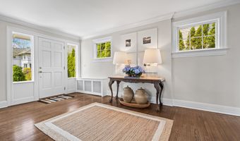 104 Lake Dr, Allenhurst, NJ 07711