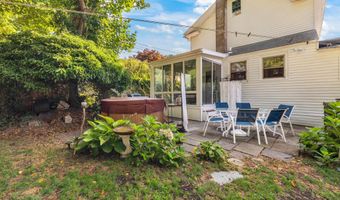 24 Liberty St, Clinton, CT 06413