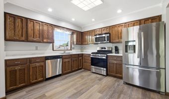 15873 Hayes Trail Ct, Apple Valley, MN 55124