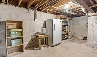 12 Lampercock Ln, Lincoln, RI 02865