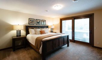 4114 Cochrane Pkwy, Ames, IA 50014