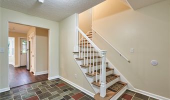 2635 Martin Rd, Akron, OH 44333