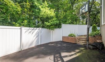 7 Aurora Dr, Cumberland, RI 02864