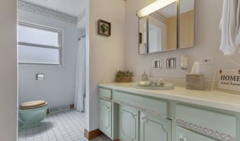 874 S Wisconsin Ave, Addison, IL 60101