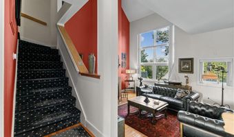 15 Hammersmith Rd #14, Newport, RI 02840