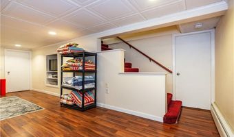 42 Grasslands Rd, East Greenwich, RI 02818