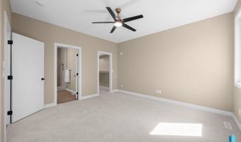 813 E Heatherwood Dr, Brandon, SD 57005