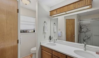 102 S Hackberry Dr, Alpine, TX 79830
