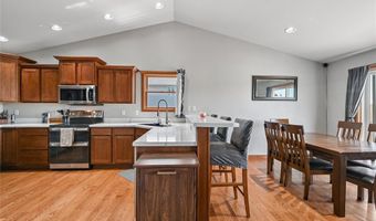 612 Deer Ridge Dr, Atkins, IA 52206