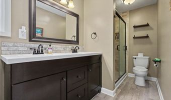 1223 Aurora Hill Dr, Aurora, OH 44202