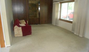 311 W Sycamore St, Abbotsford, WI 54405