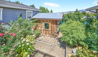 1108 Park St, Ashland, OR 97520