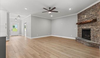 305 Shadows Lawn Dr, Athens, TN 37303