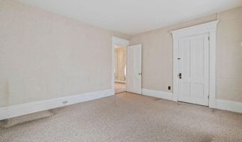 9 Willow St, Auburn, ME 04210