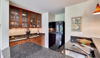 259 Meadowbrook Country Club Est, Ballwin, MO 63011