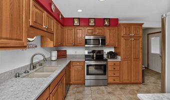 713 10th Ave NW, Altoona, IA 50009
