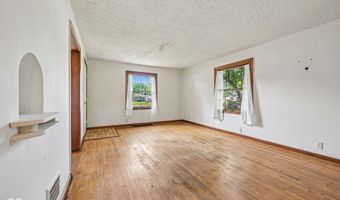 308 E 38th St, Anderson, IN 46013