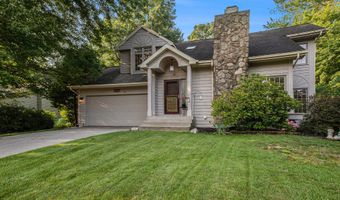 5268 E Woodmeade Ct SE, Ada, MI 49301
