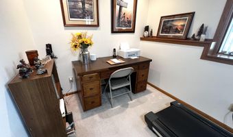 1234 Pinewood Ln, Aberdeen, SD 57401