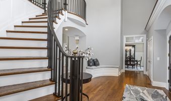 1 Stoneridge Dr, Albany, NY 12211