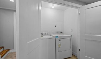 20 Summer St, Newport, RI 02840