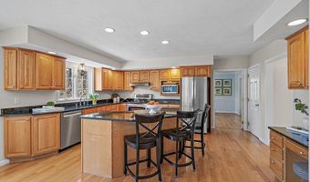 7 Woodfield Rd, Acton, MA 01720