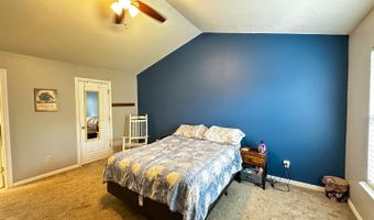 323 Woodfield Dr, Batesville, IN 47006