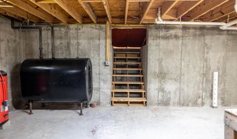77 Knowles Rd, Belgrade, ME 04917