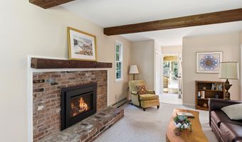 16 Williamsburg Dr, Amherst, NH 03031