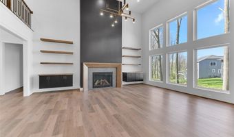 805 Club Dr W, Aurora, OH 44202