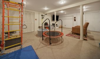 32 Fox Den Rd, Avon, CT 06001