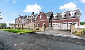 32 Lorraine St, Barrington, RI 02806