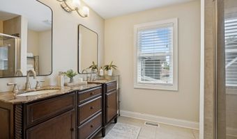 215 W Fremont St, Arlington Heights, IL 60004