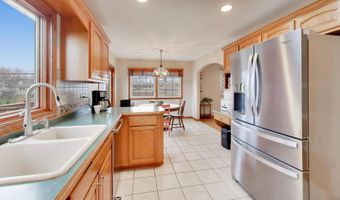 2819 N Kennicott Ave, Arlington Heights, IL 60004