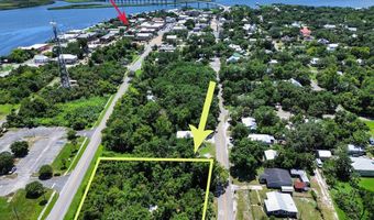 215 4th St, Apalachicola, FL 32320