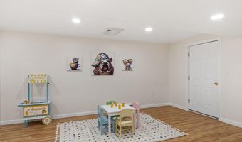5 Westside Dr, Acton, MA 01720