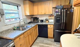 15 Harrison Ave 15B, Amityville, NY 11701