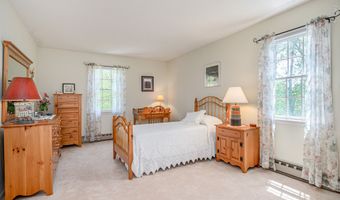 3 Red Barn Ln, Brookfield, CT 06804