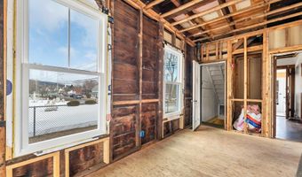 29 Main St, Alton, NH 03809