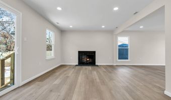 5 Buxton Ct, Barnegat, NJ 08005