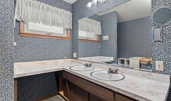 2010 11th Ave NE, Austin, MN 55912