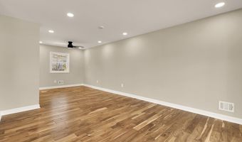 8730 EWING Dr, Bethesda, MD 20817