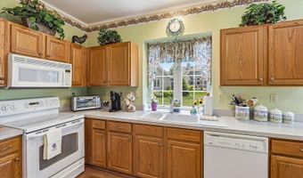15 BREEZE Ter, Barnegat, NJ 08005
